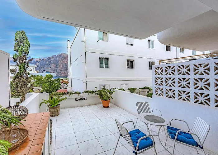 Gigantes Santiago Del Teide